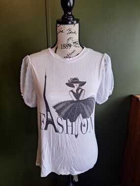 🌸White Fashion Graphic Puff Sleeve Tee with Polka Dot Sleeves
